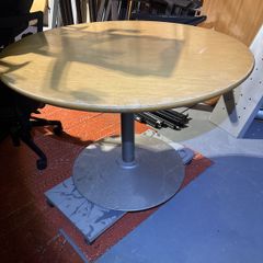 round meeting room table