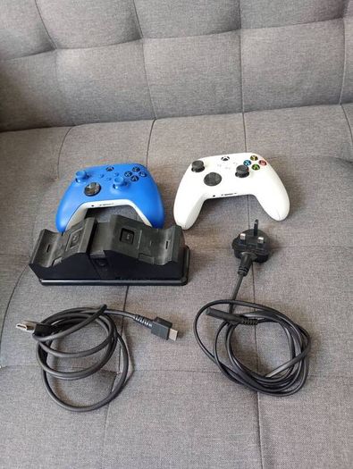 Xbox series S with 2 controllers