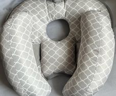 Baby car seat head support