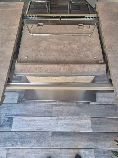 kitchen table (extendable)