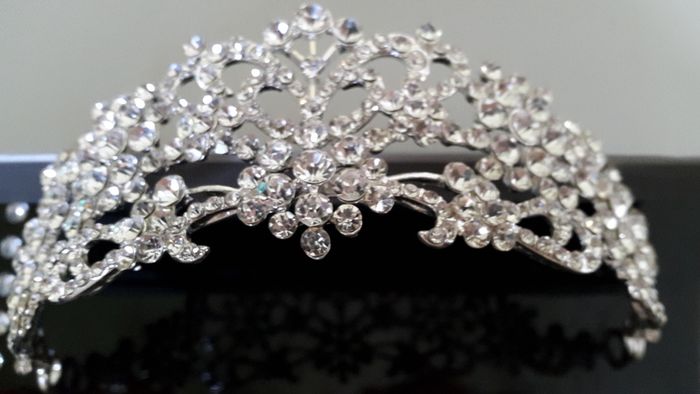 Bride's Designer Crystal Head Piece