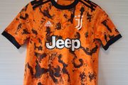 Juventus Jersey. Official Adidas Youths Juventus Away Jersey. Collect In Dublin Or Receive Via Post.