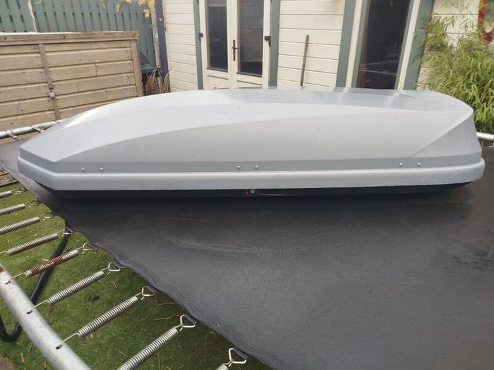 Thule exodus roof box