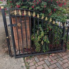 Driveway gates