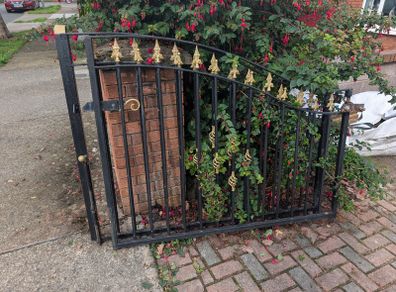 Driveway gates