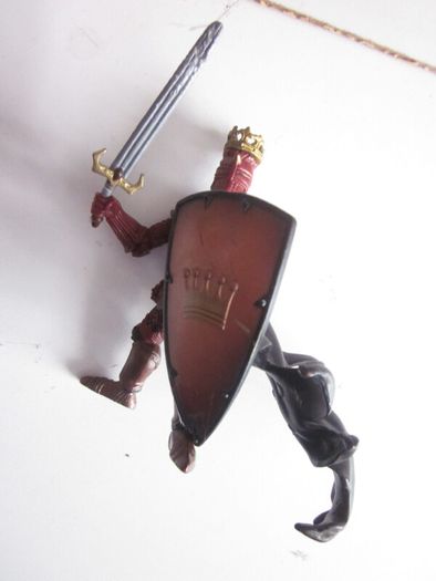 Papo Red Knight with Sword/ Shield  Figure 2007