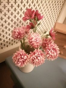 Posy of silk flowers