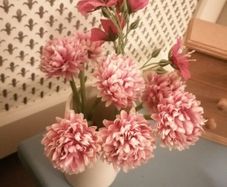 Posy of silk flowers