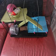Hamster cage for seal