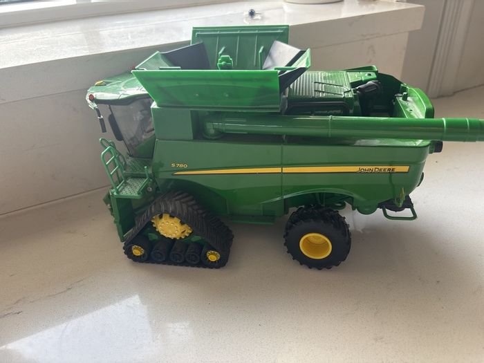 John Deere combine