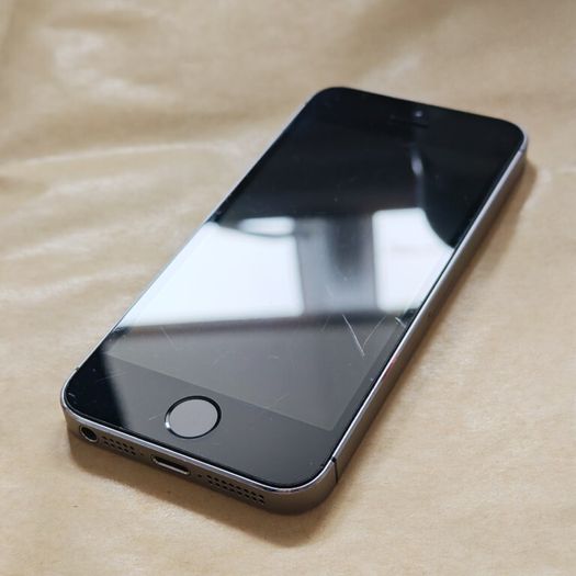 Apple iPhone 5s - 16GB - Space Gray - 3 Network - Activation Locked (For Parts / Repair)