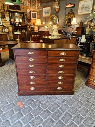 Chest of drawers