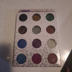 12 assorted pots of glitter