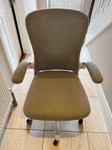 Swivel chair