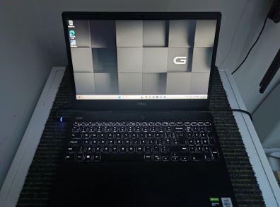 Dell G5 15 5500 laptop (nearly dead battery)