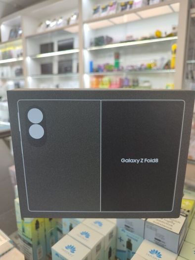 Samsung Z Fold 8 256gb Brand  New Sealed Pack  Unlock Sim Free