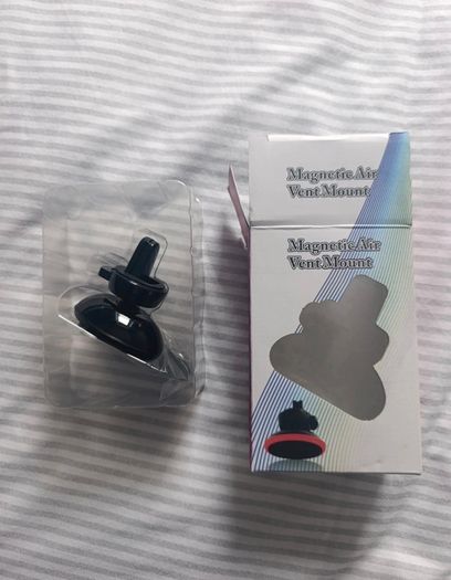 Magnetic phone holder for driving