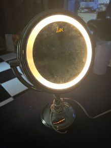 Lovely No7 Mirror for sale with lights