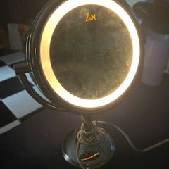 Lovely No7 Mirror for sale with lights