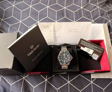 TAG Heuer aquaracer professional 300m blue dial steel bracelet watch
