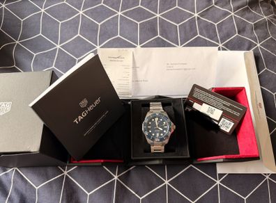 TAG Heuer aquaracer professional 300m blue dial steel bracelet watch