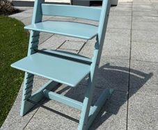 Trip trap high chair with tray, seat supports and cushions