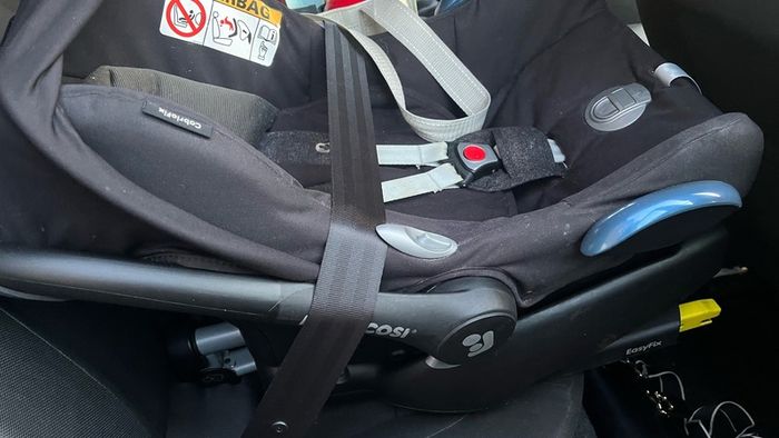 Maxi cosi infant seat with isofix