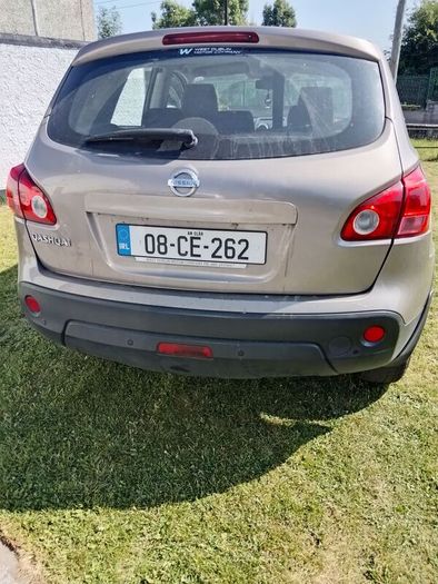 Nissan qashqai car