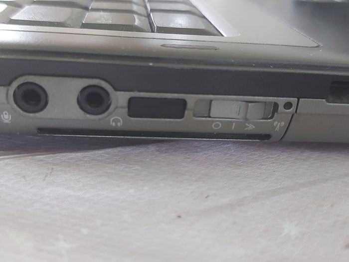 Vintage DELL Lastitude, Model D620, Intel CPU T2400, 1.83GHz, 2.5GB Ram, Windows 7 Professional, 32bit, Opera, Firefox and Chrome, in excellent condition