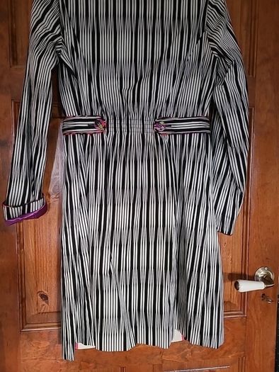 Ladies St Martins Coat Size Small (10) tags attached