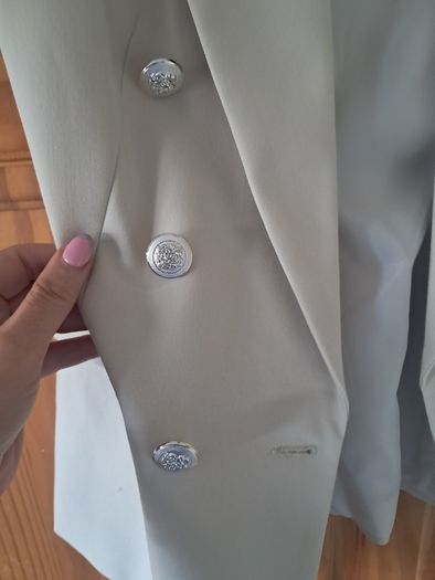Sleeveless blazer