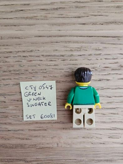 lego cty0547 green V-neck sweater, set 60081