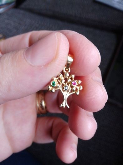 14 CT gold Life Tree pendant