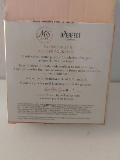Mrs Glam Glorious Skin Powder Foundation - 03 Light Warm