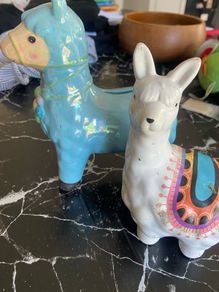 2 x lamas