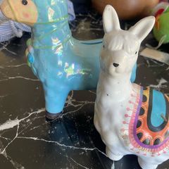2 x lamas