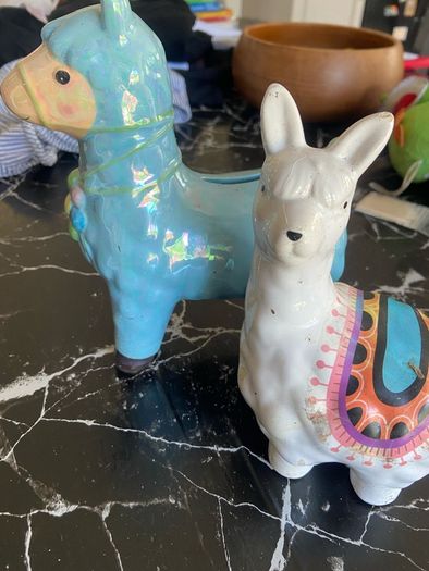 2 x lamas
