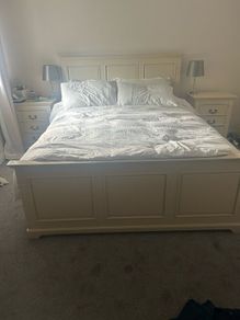 King size bed