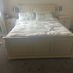 King size bed