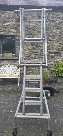 Tower scaffolding