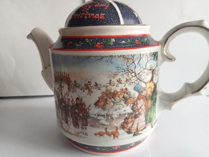 Sadler Christmas Pot