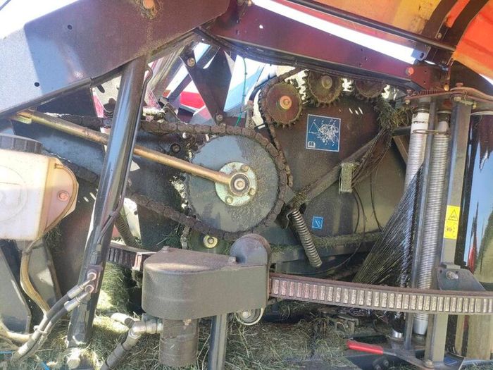 Round baler