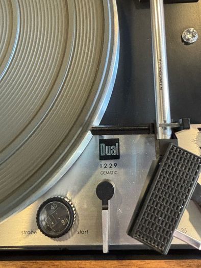 Vintage DUAL 1229 Turntable