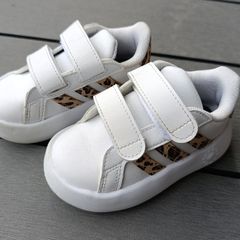 Kids shoes in perfect condition only 10 euro per pair