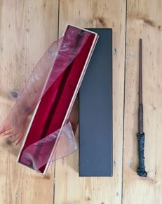 Harry Potter Official Wand Replica Warner Bros 2014 Boxed Collectible