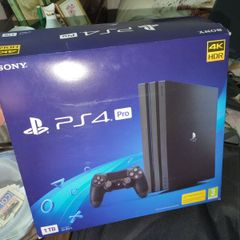 PS4 Pro , 1 controller and 3 games