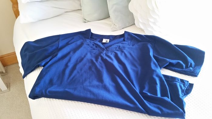 Donna Bella Ladies Navy Top - Size XL