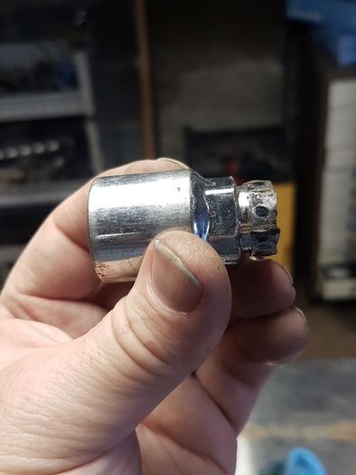 wheel locking bolts