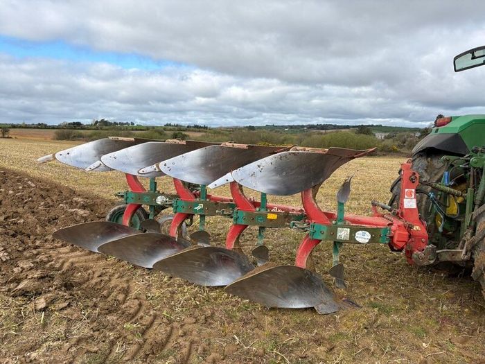 Kverneland plough