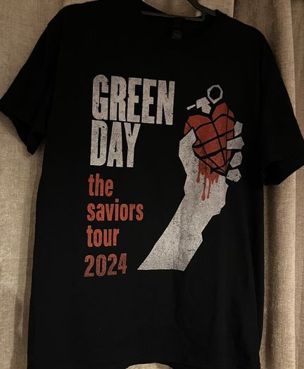 Green Day Saviors Tour T-shirt